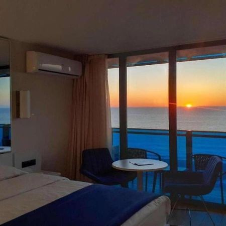 Holiday In Orbi Apartment Batumi Bagian luar foto