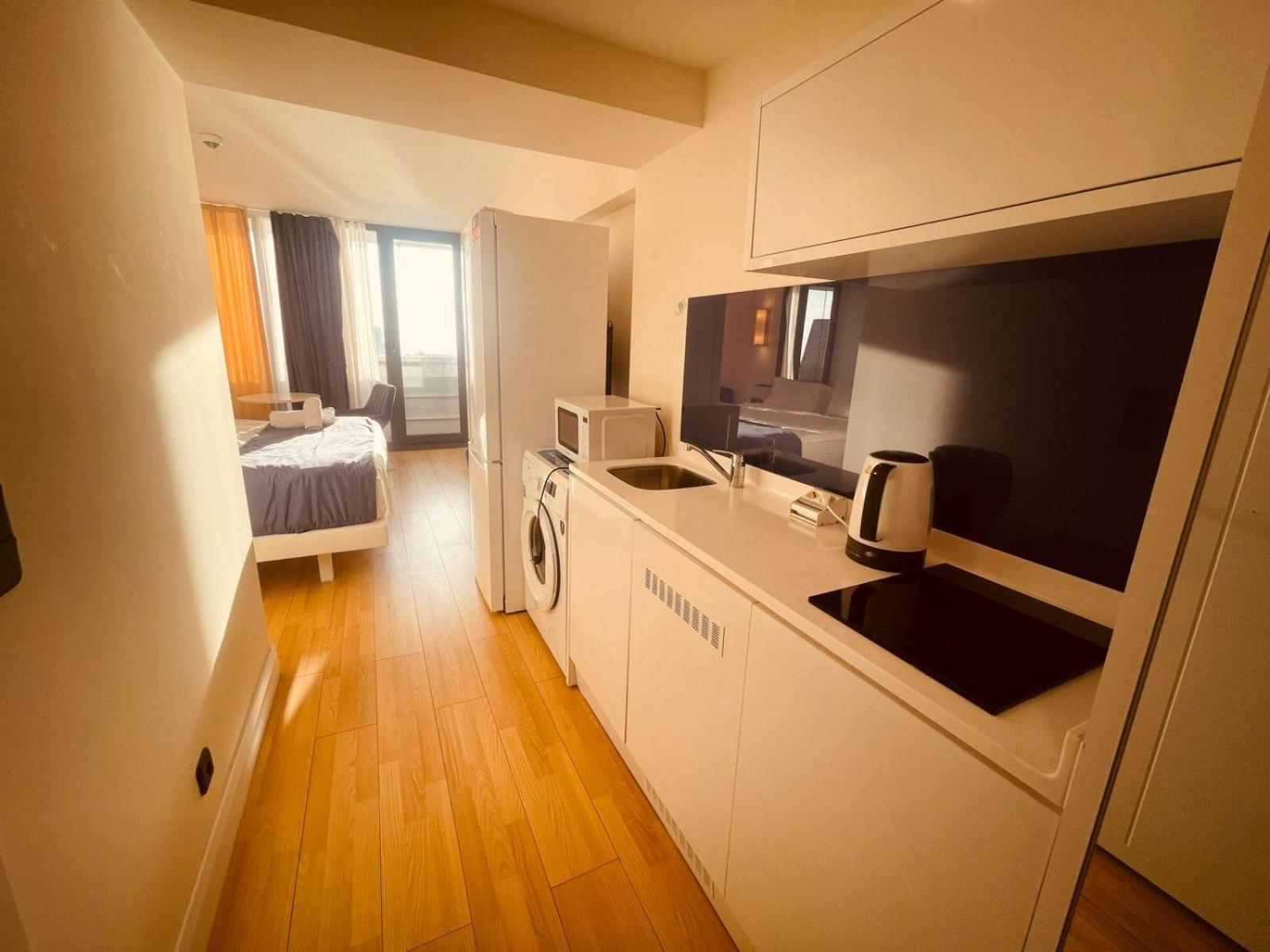 Holiday In Orbi Apartment Batumi Bagian luar foto