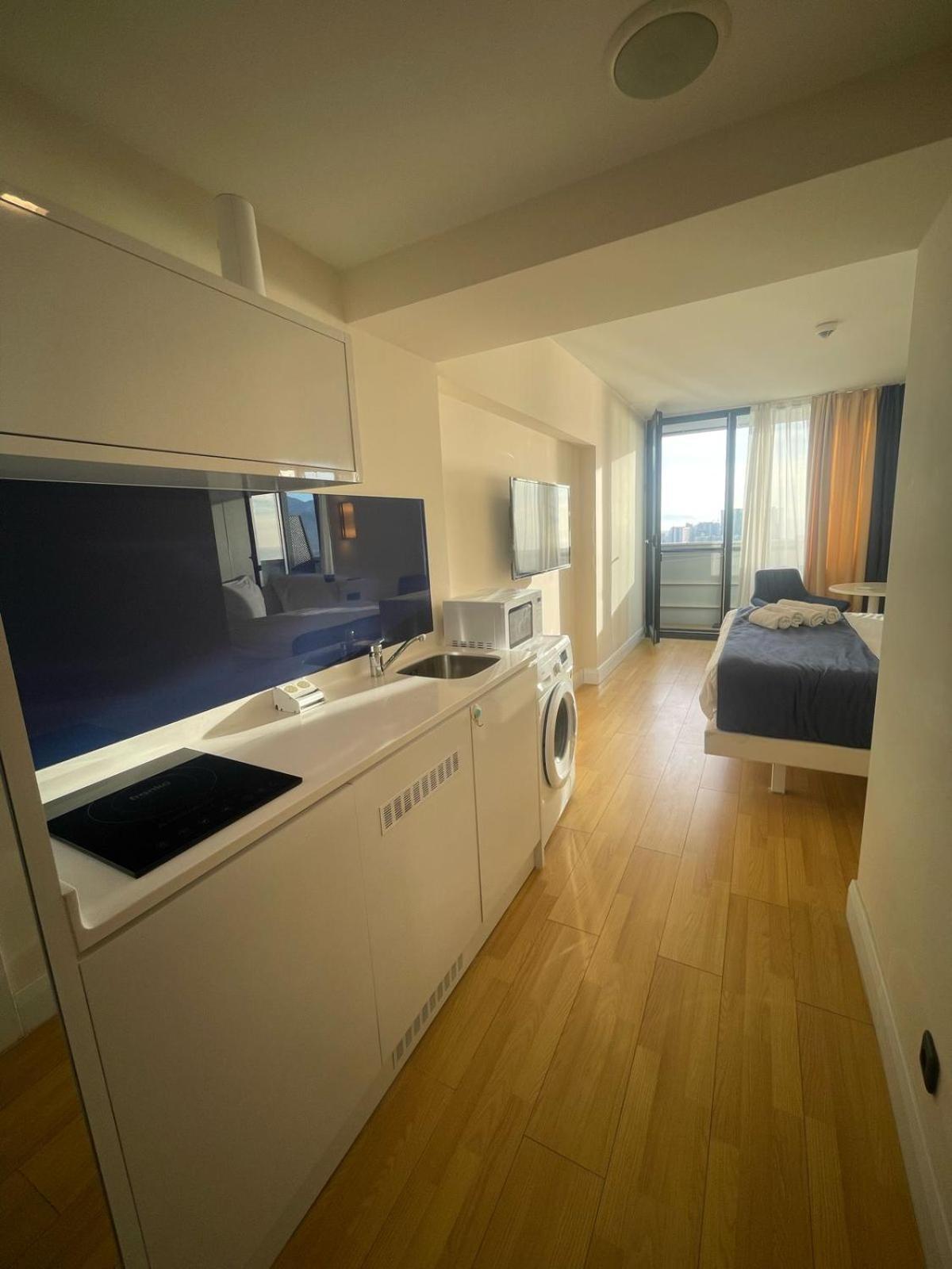 Holiday In Orbi Apartment Batumi Bagian luar foto