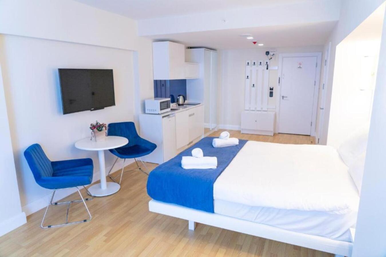 Holiday In Orbi Apartment Batumi Bagian luar foto