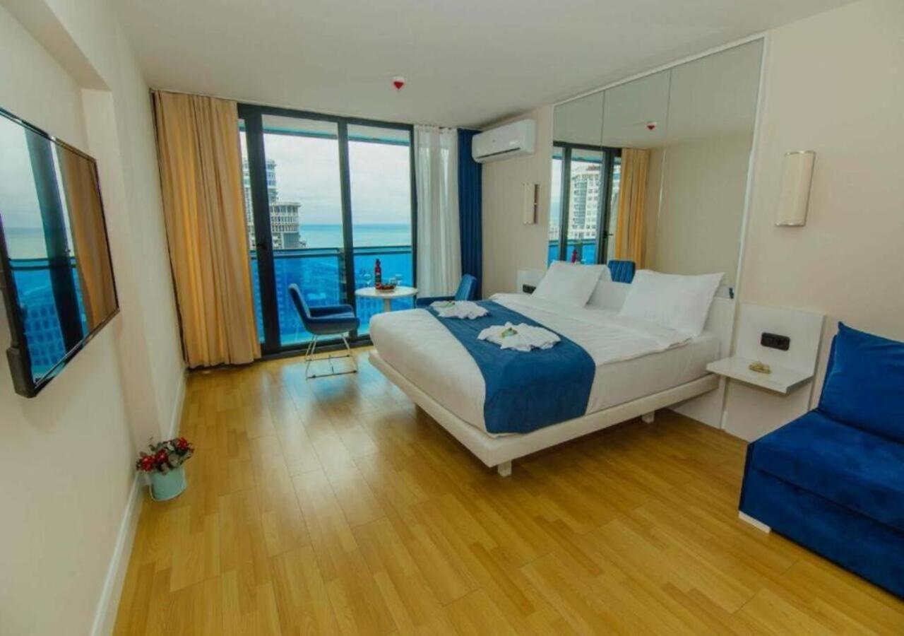 Holiday In Orbi Apartment Batumi Bagian luar foto